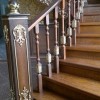Лестница из дерева с художественной покраской и резниной