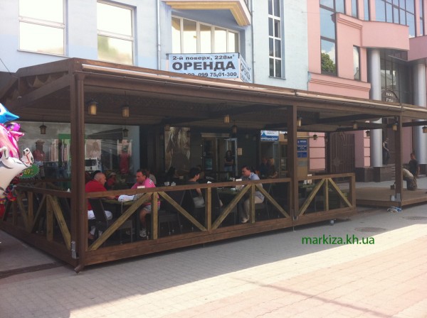 Летнее кафе из дерева Летнее кафе из дерева